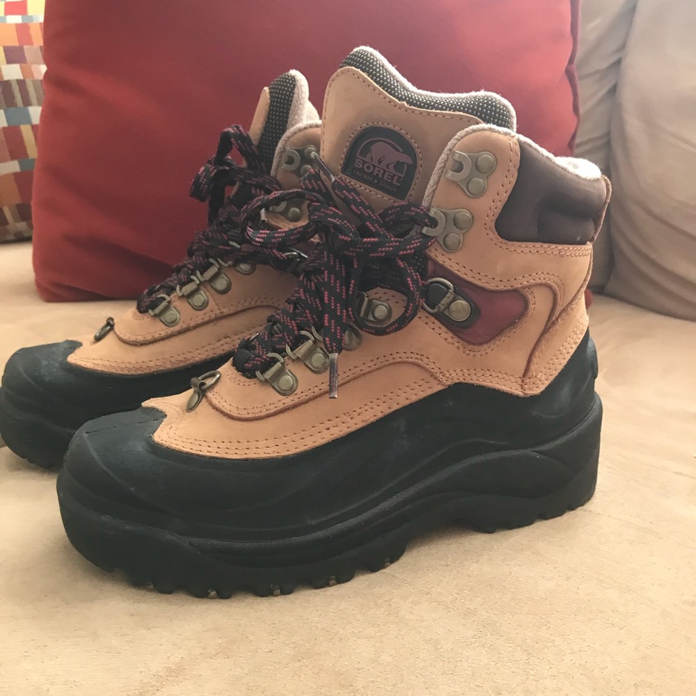 SOREL Women’s Hiking/Snow Boot Size 6
